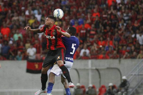 Imagens do confronto entre Sport e Cruzeiro, na Arena Pernambuco, pela 16 rodada do Campeonato Brasileiro