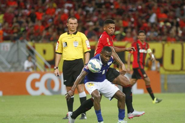 Imagens do confronto entre Sport e Cruzeiro, na Arena Pernambuco, pela 16 rodada do Campeonato Brasileiro