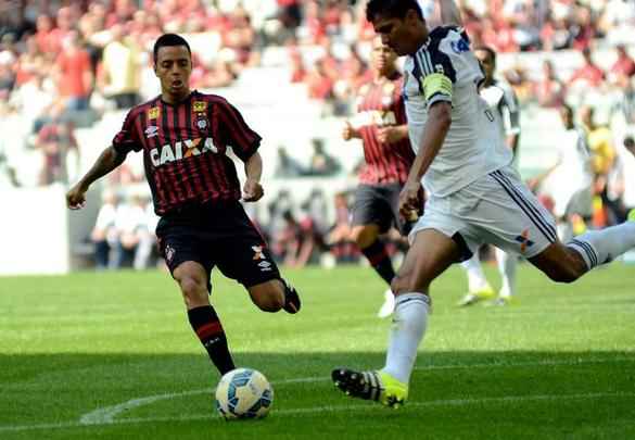 Sport e Atlético Paranaense ficaram no empate em 1 a 1 na Arena da Baixada
