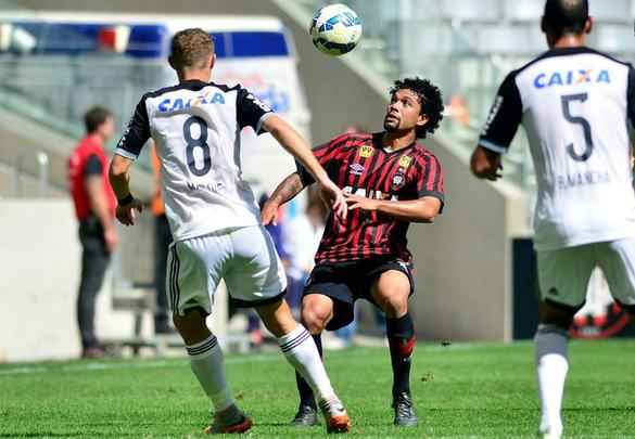 Sport e Atlético Paranaense ficaram no empate em 1 a 1 na Arena da Baixada