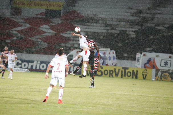 Com Grafite no ataque, Santa Cruz e Mogi Mirim se enfrentam no Arruda