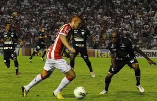 Nutico 3 x 2 Figueirense - 29/8/2012 - Com gols dois gols de Elicarlos e um de Souza, o Nutico venceu o Figueirense nos Aflitos diante de 10.880 torcedores.