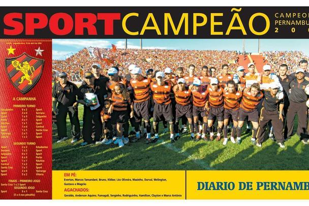 9/04/2006 - 'Começou o Campeonato Pernambucano como titular, mas não vinha mostrando muita segurança nos jogos, apesar de ser um goleiro experiente e técnico.'