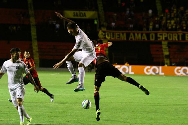 Santos saiu na frente com gol de Ricardo Oliveira, mas empatou a partida ainda no primeiro tempo com Andr.