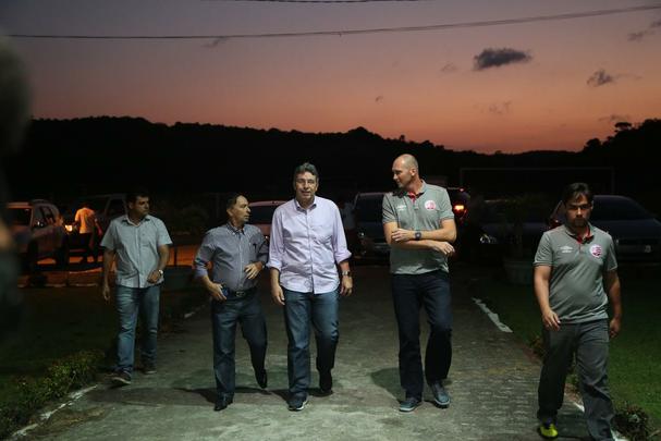 Novo treinador do Náutico, Gilmar Dal Pozzo se apresentou no Centro de Treinamento do clube e traçou metas para o restante da Série B do Brasileiro após treinamento dos jogadores reservas da equipe. Lateral esquerdo Paulo Henrique também se integrou ao elenco.