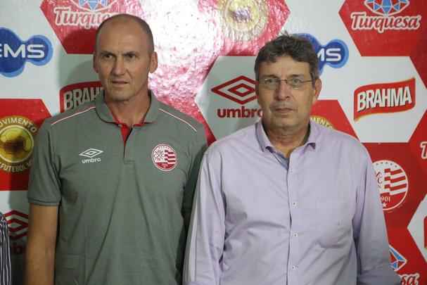 Novo treinador do Náutico, Gilmar Dal Pozzo se apresentou no Centro de Treinamento do clube e traçou metas para o restante da Série B do Brasileiro após treinamento dos jogadores reservas da equipe. Lateral esquerdo Paulo Henrique também se integrou ao elenco.