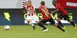 O atacante Ronny chegou tamb�m para refor�ar o setor ofensivo do N�utico para 2015. Antes de ganhar uma sequ�ncia, por�m, deu sequ�ncia ao hist�rico de les�o e sofreu uma ruptura no ligamento cruzado anterior do joelho. Com isso, ficou de fora do restante do ano.