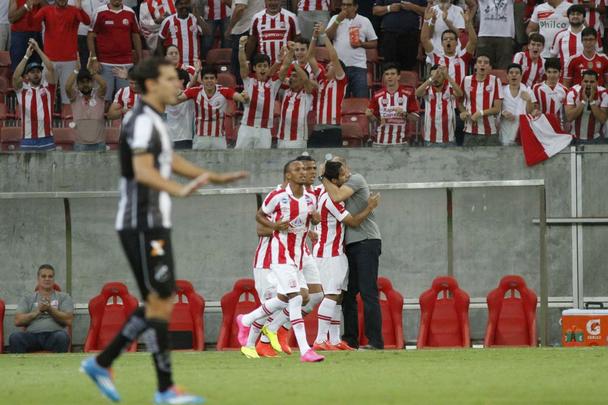 Com gols de Daniel Morais, Ronaldo Alves e Bérgson, o Timbu venceu a partida deste sábado