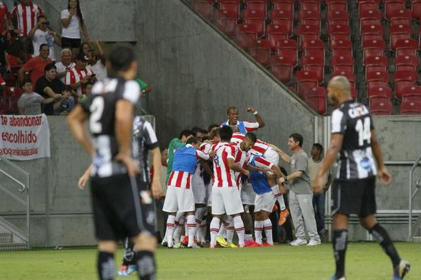 Com gols de Daniel Morais, Ronaldo Alves e Bérgson, o Timbu venceu a partida deste sábado