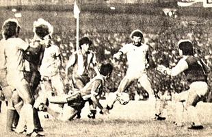 Em 23 de junho de 1985, o Brasil recebeu o Paraguai no Maracan. A Seleo vinha de duas vitrias fora de casa (contra o mesmo Paraguai e a Bolvia, outra integrante do grupo, ambas por 2 a 0). O jogo no Maraca terminou empatado em 1 a 1. A Seleo tambm empataria com a Bolvia pelo mesmo placar, em So Paulo. Terminou em primeiro no grupo e garantiu vaga no Mundial.