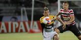Sob olhares de um pblico modesto no Arruda, a vitria veio: 2 a 0, com gols de Bruno Moraes e Raniel