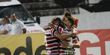 Sob olhares de um pblico modesto no Arruda, a vitria veio: 2 a 0, com gols de Bruno Moraes e Raniel