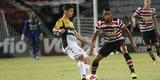 Sob olhares de um pblico modesto no Arruda, a vitria veio: 2 a 0, com gols de Bruno Moraes e Raniel