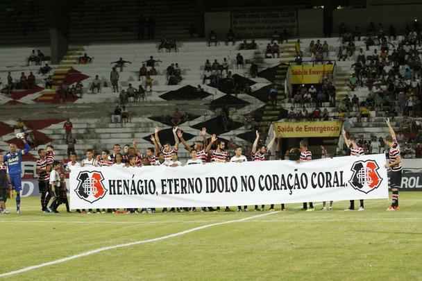 Sob olhares de um público modesto no Arruda, a vitória veio: 2 a 0, com gols de Bruno Moraes e Raniel
