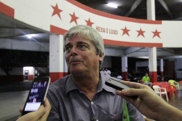 Durante a votação, alguns sócios pediram o adiamento e ameaçaram, inclusive, entrar com um pedido de anulação da assembleia