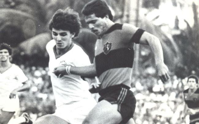 No Brasileiro de 1982, o artilheiro leonino foi Roberto Corao de Leo. Na lista histrica de goleadores do Sport em Brasileiros, o atacante est empatado com Hugo, Fabiano e Wilson, com 8 gols.