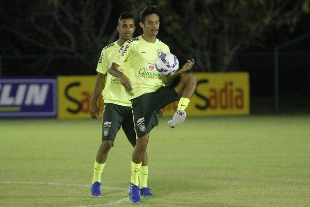 A Seleo Olmpica realizou a primeira movimentao em solo pernambucano visando o confronto com os Estados Unidos, na prxima quarta-feira, na Ilha