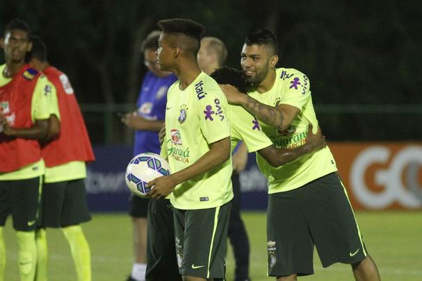 A Seleo Olmpica realizou a primeira movimentao em solo pernambucano visando o confronto com os Estados Unidos, na prxima quarta-feira, na Ilha