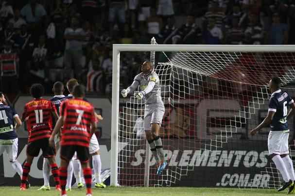 Santa Cruz encara o Oeste pela 35ª rodada da Série B do Brasileirão