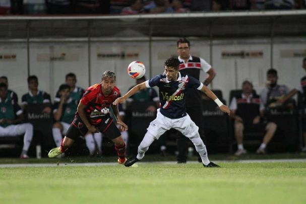 Santa Cruz encara o Oeste pela 35ª rodada da Série B do Brasileirão