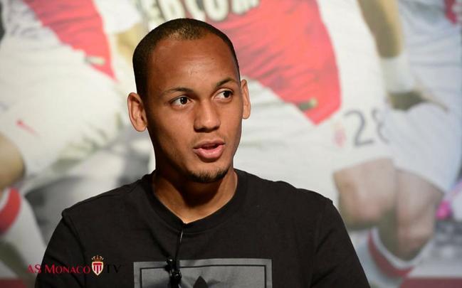 FABINHO - Longe do Brasil desde a adolesc�ncia, o lateral foi formado nas categorias de base do Real Madrid, mas por n�o conseguir minutos no time principal merengue, foi negociado. Hoje, � titular do Monaco, e tamb�m esteve na lista de jogadores chamados por Dunga para a �ltima Copa Am�rica.