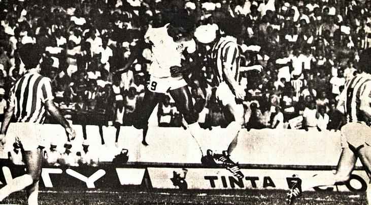 Náutico 0x1 Santos - 30/04/1983. Outra partida válida pelo Campeonato Brasileiro com casa cheia no Arruda. Nesta derrota alvirrubra por 1 a 0 para o Santos, o público foi de 39.597.