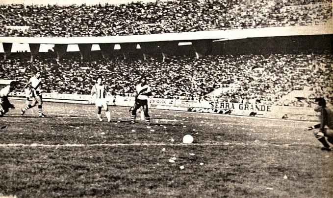 Náutico 1x1 Vasco - 20/02/1983. Mais um confronto do Timbu com os vascaínos que contou com grande público: 40.426. Este jogo terminou empatado em 1 a 1, com gols de Mirandinha (Náutico) e Elói (Vasco).