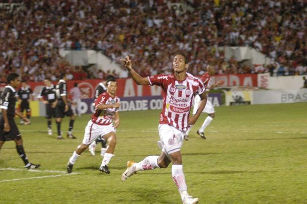 Náutico 2x1 Atlético-MG - 22/06/2008. A última partida que o Náutico mandou no Arruda aconteceu diante do Atlético-MG e contou com a presença de 15.104 torcedores. Os alvirrubros venceram por 2 a 1, com gols de Warley e Wellington.