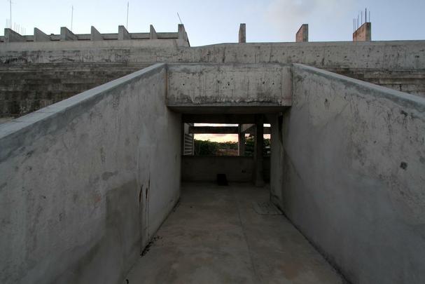 Anunciado em 2008, ainda na gestão de Luciana Santos, estádio vai entrar no último ano da segunda gestão de Renildo Calheiros sem ter sido inaugurado. Agora, sem previsão de ser entregue à população de Olinda