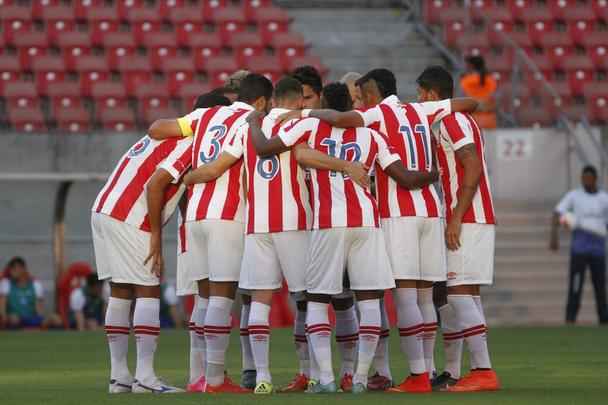Nutico recebe o Bahia na Arena Pernambuco pelo Brasileiro da Srie B de 2015