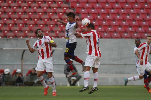 Nutico recebe o Bahia na Arena Pernambuco pelo Brasileiro da Srie B de 2015