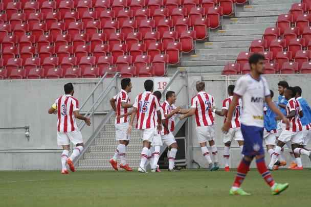 Nutico recebe o Bahia na Arena Pernambuco pelo Brasileiro da Srie B de 2015