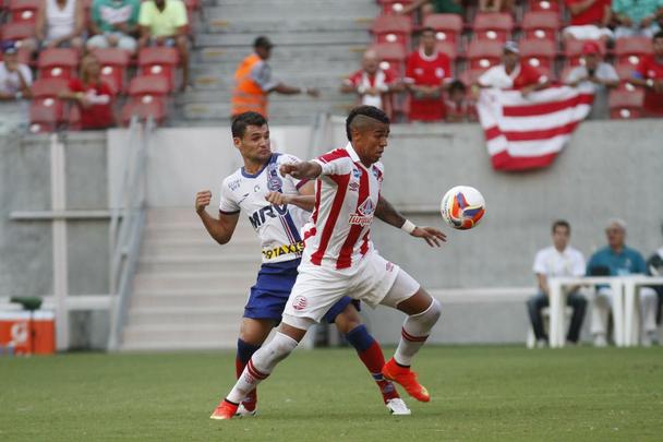 Nutico recebe o Bahia na Arena Pernambuco pelo Brasileiro da Srie B de 2015