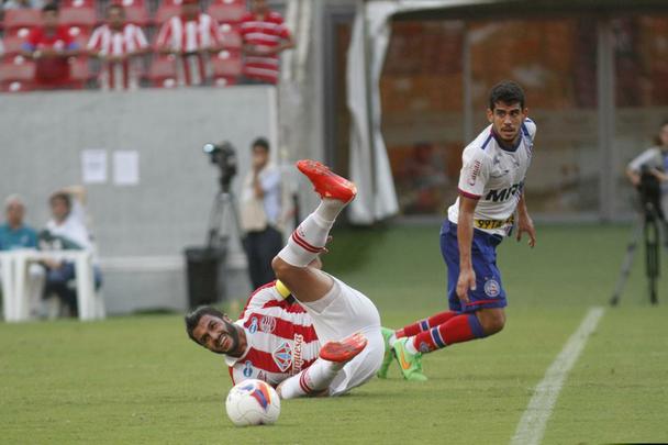 Nutico recebe o Bahia na Arena Pernambuco pelo Brasileiro da Srie B de 2015