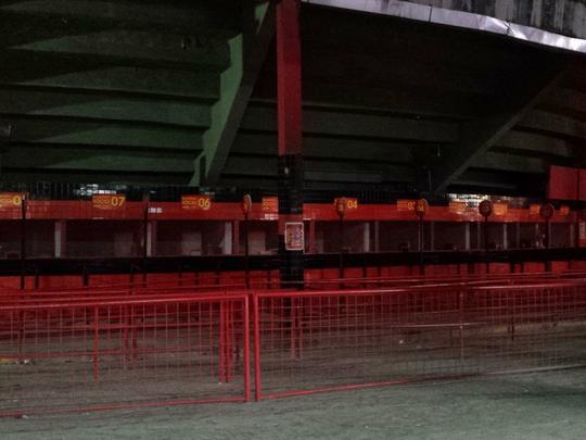 Torcida do Sport ocupa parte social do clube com a Ilha do Retiro de portões fechados