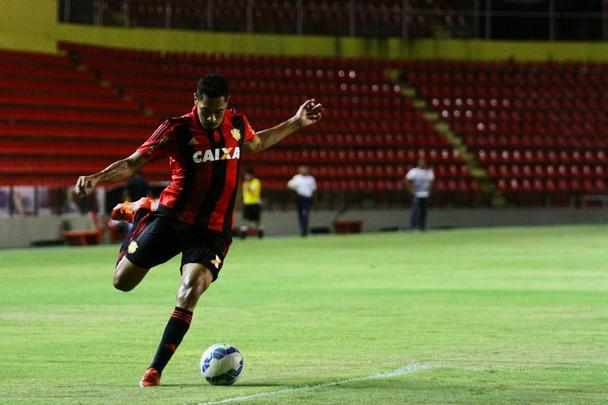 Sport x Atlético Paranaense se enfrentam pelo Brasileiro da Série A de 2015 com portões fechados