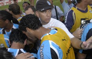 O acesso em 2005 deu projeo nacional ao tcnico Mano Menezes. Ele ficou no Grmio at 2008, onde foi vice-campeo da Libertadores. Comandou o Corinthians em 2008, conquistando a Srie B, e chegou  seleo brasileira em 2010, iniciando o ciclo para a Copa de 2014. Foi substitudo em 2012 por Felipo. Atualmente est no Cruzeiro. 