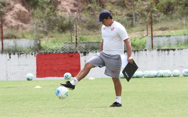 Dado Cavalcanti - Amplamente conhecido no futebol pernambucano, o técnico teve sua última passagem pelo estado em 2014, quando comandou o próprio Náutico. Em 2015, fez uma boa Série B pelo Paysandu, mas não teve gás para se consolidar no G4. Deixou o clube paraense e está de férias no Recife