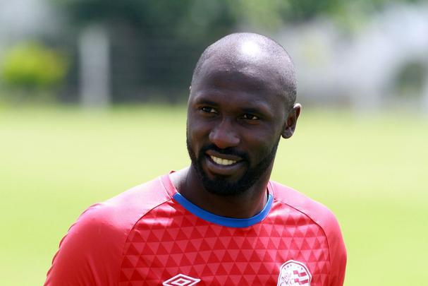 Rodrigo Souza (volante), contratado junto ao Cruzeiro e que disputou a ltima Srie B pelo Amrica-MG