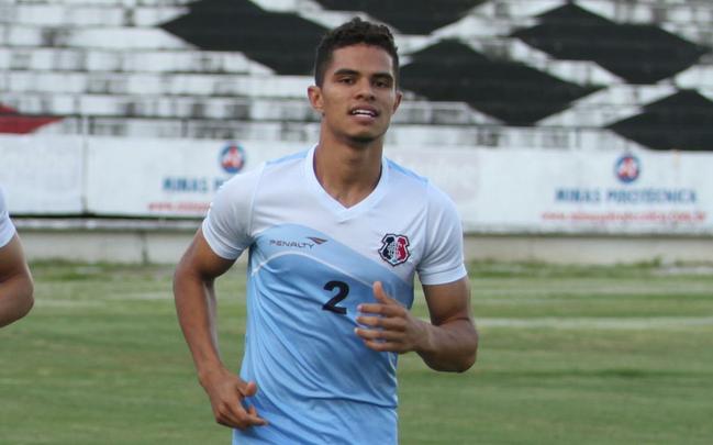 Lucas Ramon (lateral direito) chega do Grmio em busca de oportunidades e fica no clube at o fim de 2016