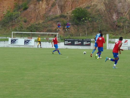 Treinador do N�utico mudou esquema para 4-1-4-1 e time apresentou evolu��o em teste no CT vencendo a Agap-PE por 5 a 2