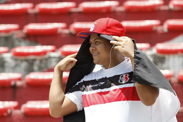 Sob sol forte, equipe do Santa Cruz bateu o Flamengo por 3 a 1 no primeiro grande teste da temporada 2016