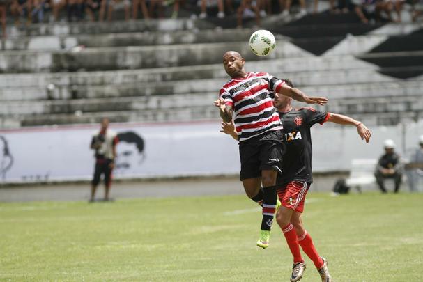 Sob sol forte, equipe do Santa Cruz bateu o Flamengo por 3 a 1 no primeiro grande teste da temporada 2016