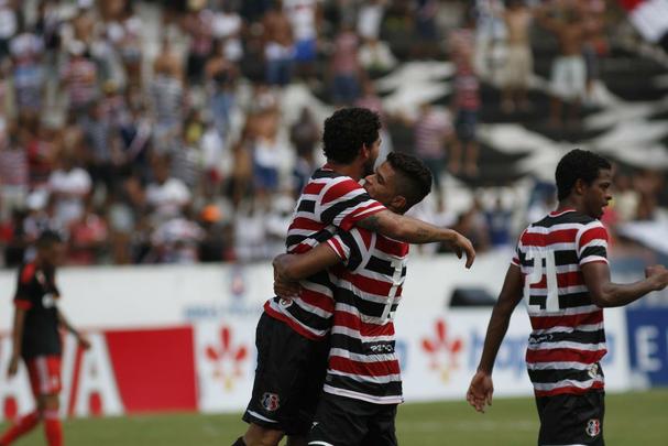 Sob sol forte, equipe do Santa Cruz bateu o Flamengo por 3 a 1 no primeiro grande teste da temporada 2016