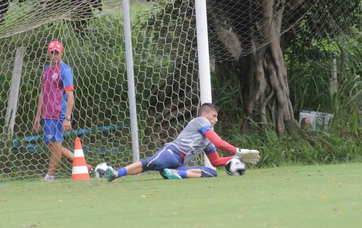 Com 19 anos, o goleiro Jean  a terceira opo do atual elenco para o setor. Natural de Rio Claro, no interior de So Paulo, ele  formado nas categorias de base do clube e ainda no tem uma partida disputada entre os profissionais, que passou a fazer parte em janeiro deste ano.
