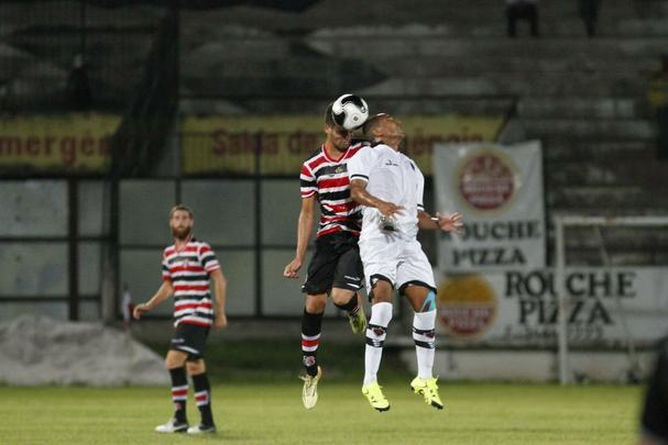 
Se o esquema que Martelotte usou na ltima Srie B e no amistoso frente ao Flamengo, no ltimo domingo, j era considerado bastante predisposto ao ataque, o utilizado diante do time paraibano foi ainda mais