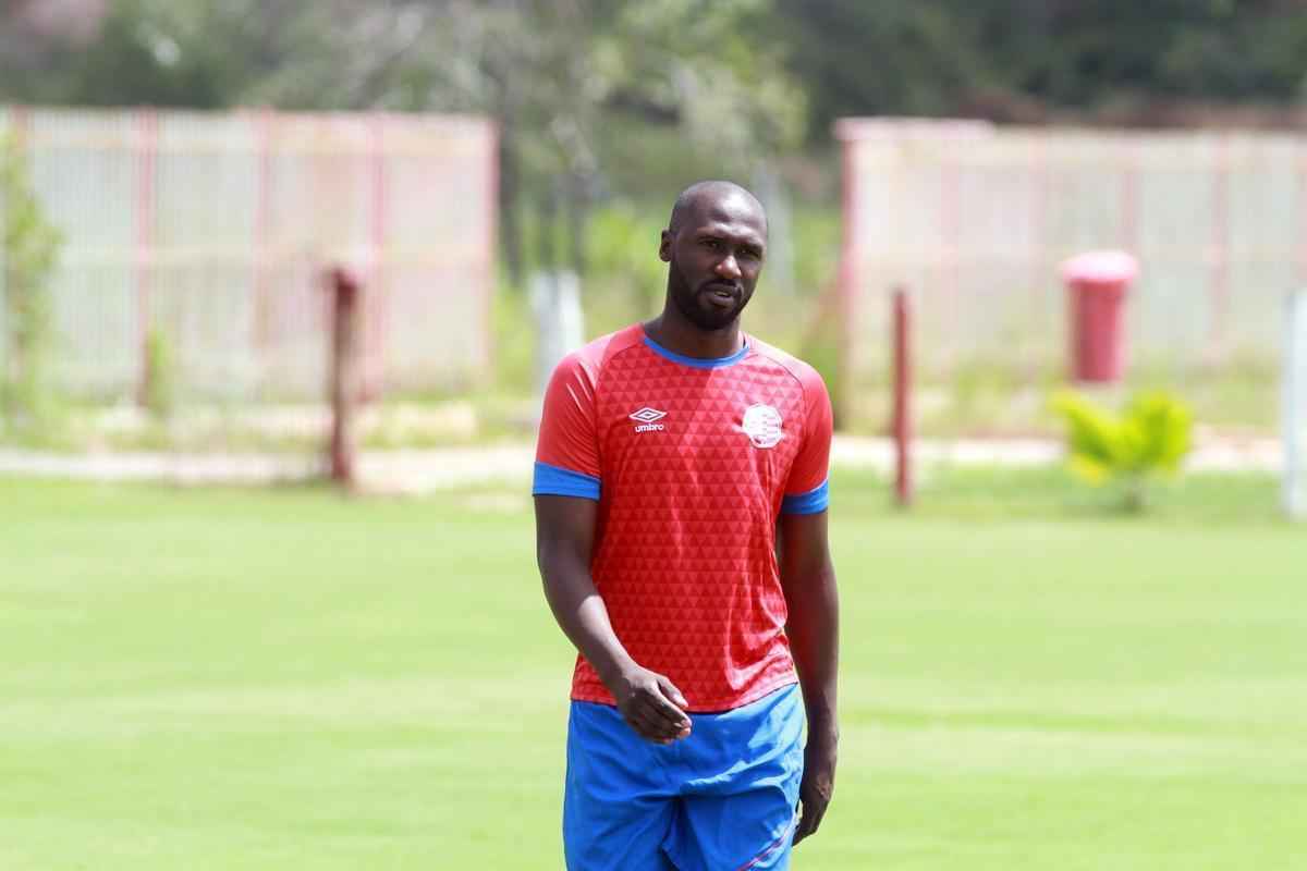 Vindo do Amrica-MG, Rodrigo Souza  mais um dos reforos do Nutico para esta temporada. Aos 28 anos, ele se destacou no Campeonato Pernambucano e virou uma das principais peas do time. 