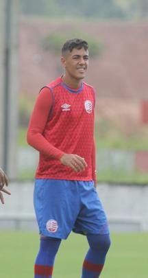 Destaque do Náutico na Copa do Nordeste Sub-20, o volante Cal foi promovido ao time profissional nesta temporada. Natural do Recife, ele tem 20 anos.