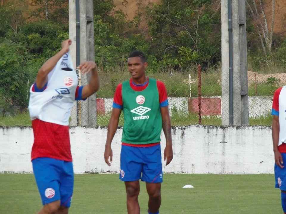 O zagueiro Feliphe  o jogador mais jovem do atual elenco alvirrubro. O atleta de 18 anos, natural de Joo Pessoa,  mais uma aposta da base do Nutico para a temporada de 2016.
