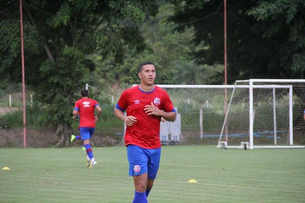 Conhecido pelas entrevistas sinceras, Eller roubou a cena no incio deste ano, quando criticou veementemente a gesto que comandou o Nutico no binio 2014/15 e atrasou diversos meses de salrio. O zagueiro, na ocasio, tambm fez questo de exaltar a nova presidncia, que j chegou quitando uma parte do montante atrasado.